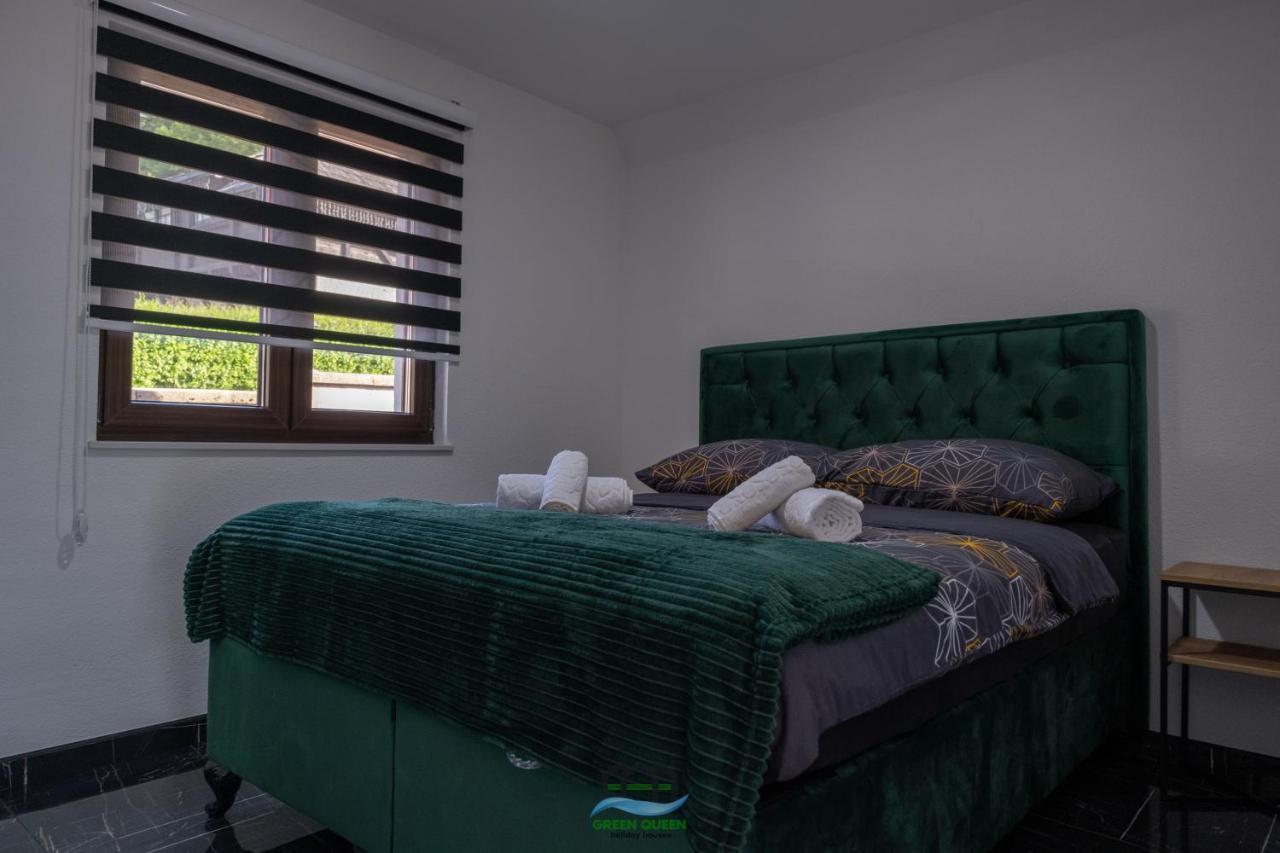 Holiday Houses Green Queen บีฮัช ภายนอก รูปภาพ
