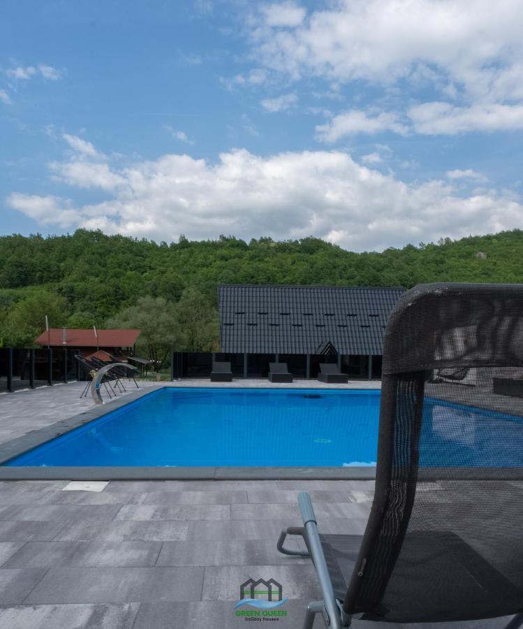 Holiday Houses Green Queen บีฮัช ภายนอก รูปภาพ