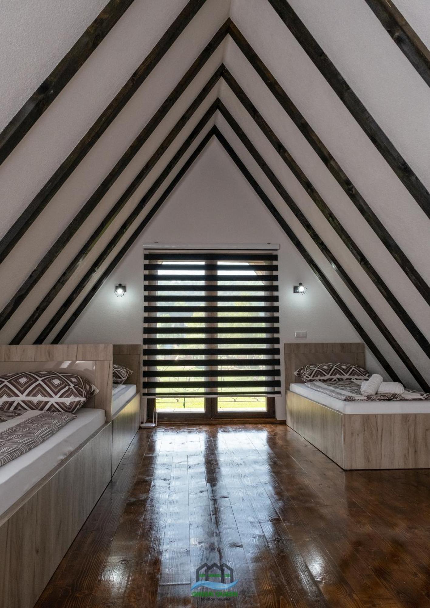 Holiday Houses Green Queen บีฮัช ห้อง รูปภาพ